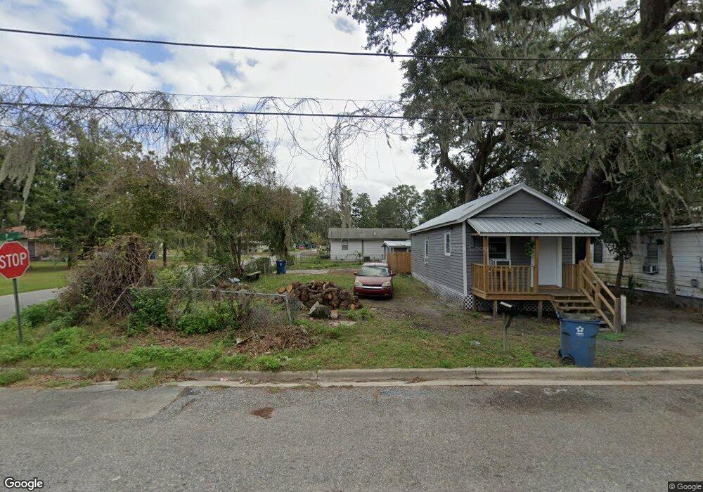 2528 Wolfe St, Brunswick, GA 31520 - photo 1