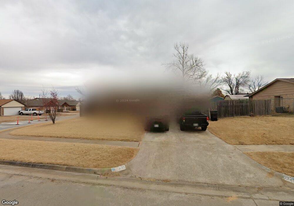 632 Champion Ln, Moore, OK 73160 - photo 1