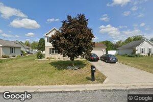 5662 Clover Ridge Dr, Lima, OH 45807
