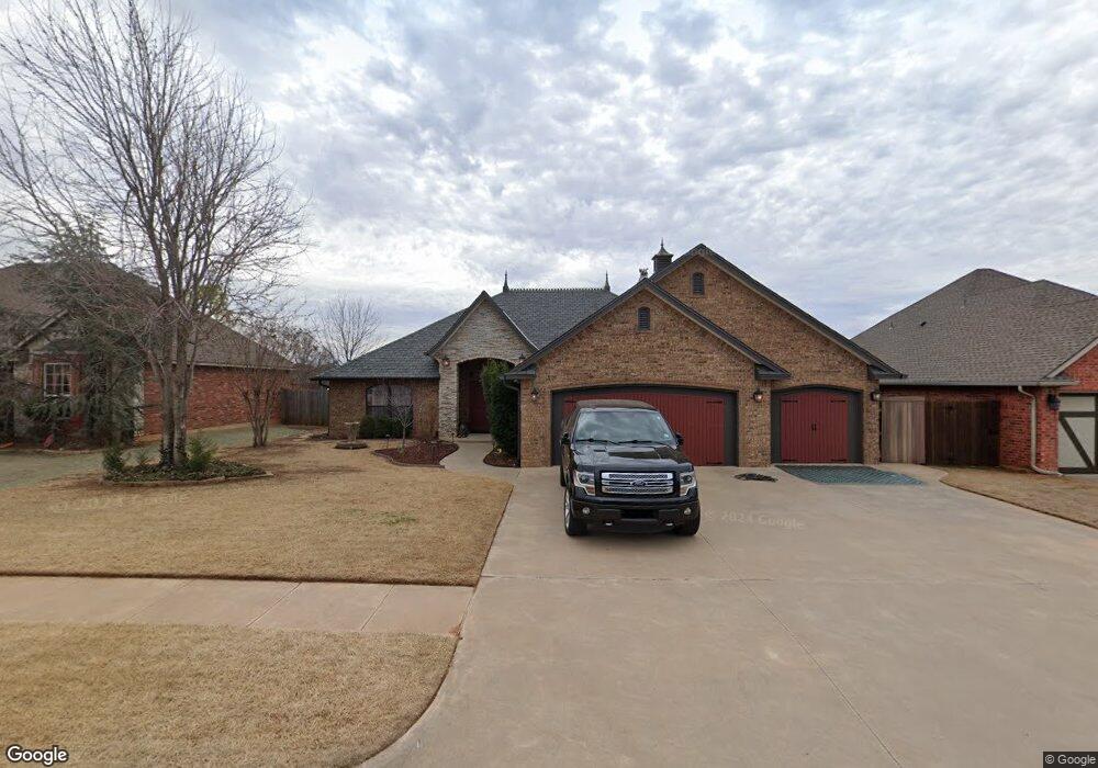 2624 SE 10th St, Moore, OK 73160 - photo 1