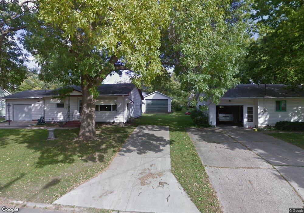 316 W 11th St S, Newton, IA 50208 - photo 1