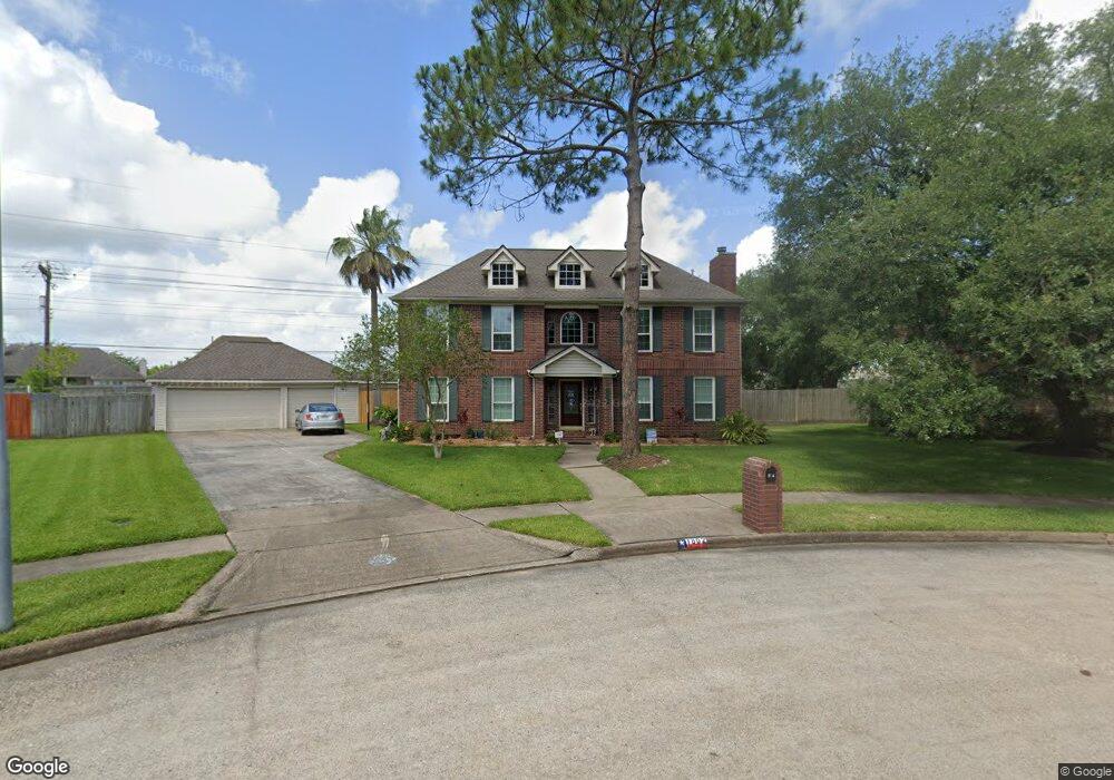 1802 Middlecreek St, Friendswood, TX 77546 - photo 1
