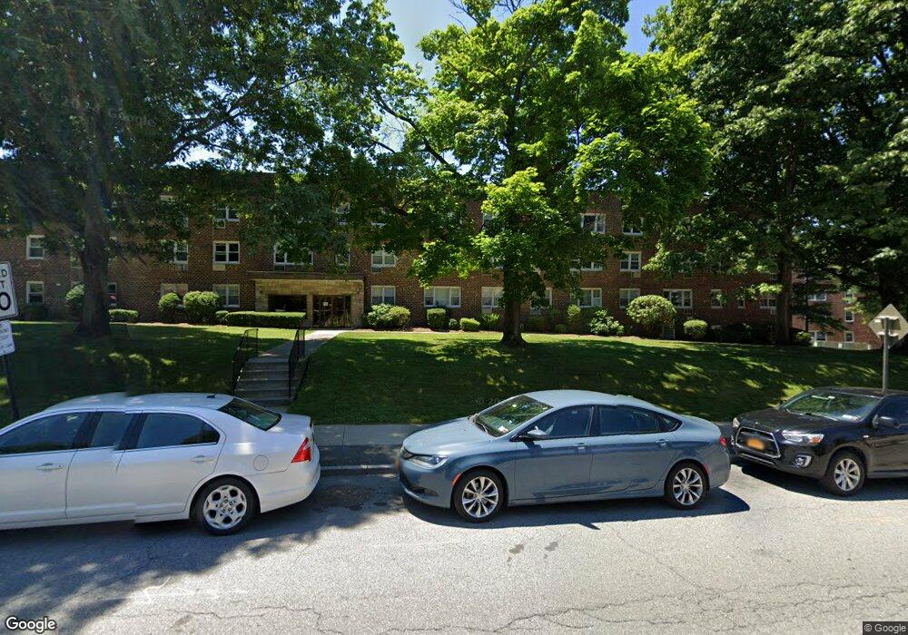 720 Tuckahoe Rd, Yonkers, NY 10710 - photo 1