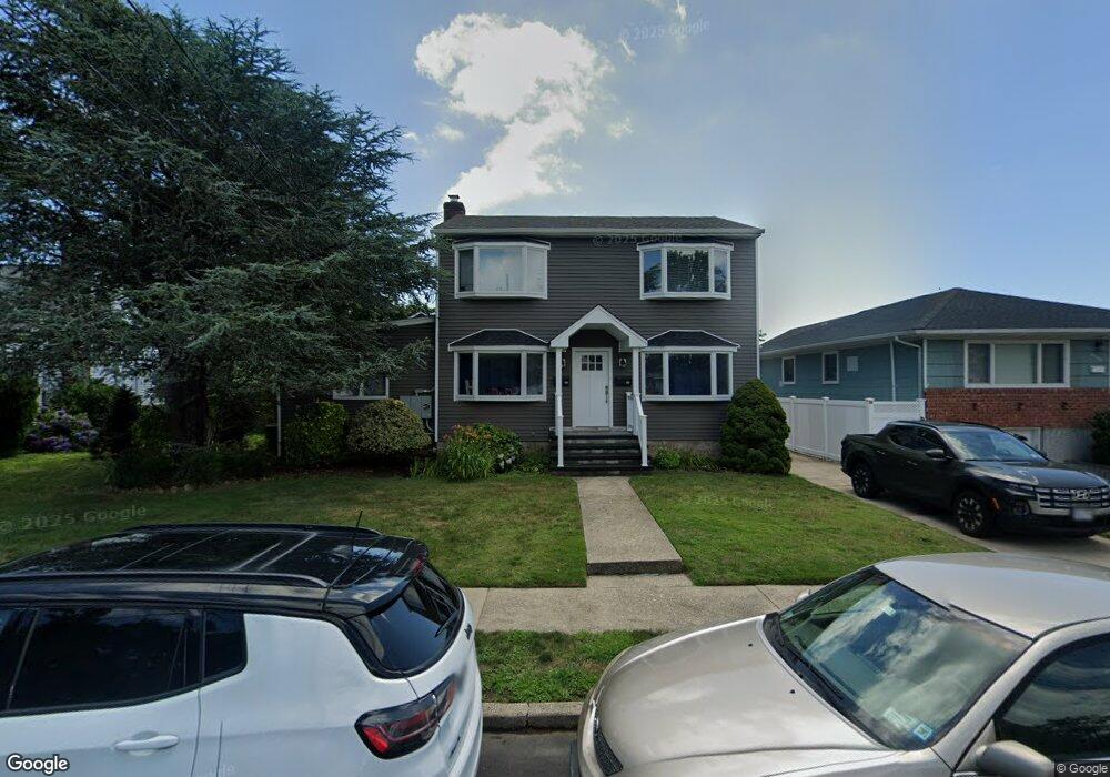 2756 Wallace Ave, North Bellmore, NY 11710 - photo 1