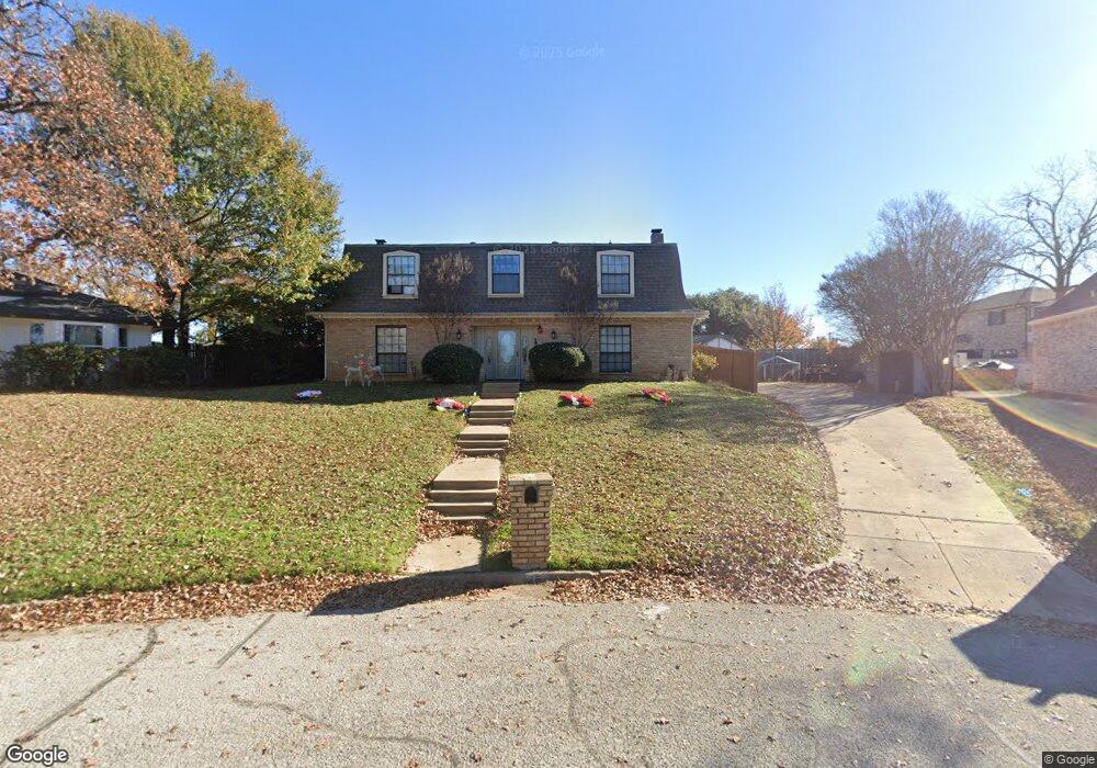 26 Lincolnshire Cir, Bedford, TX 76021 - photo 1