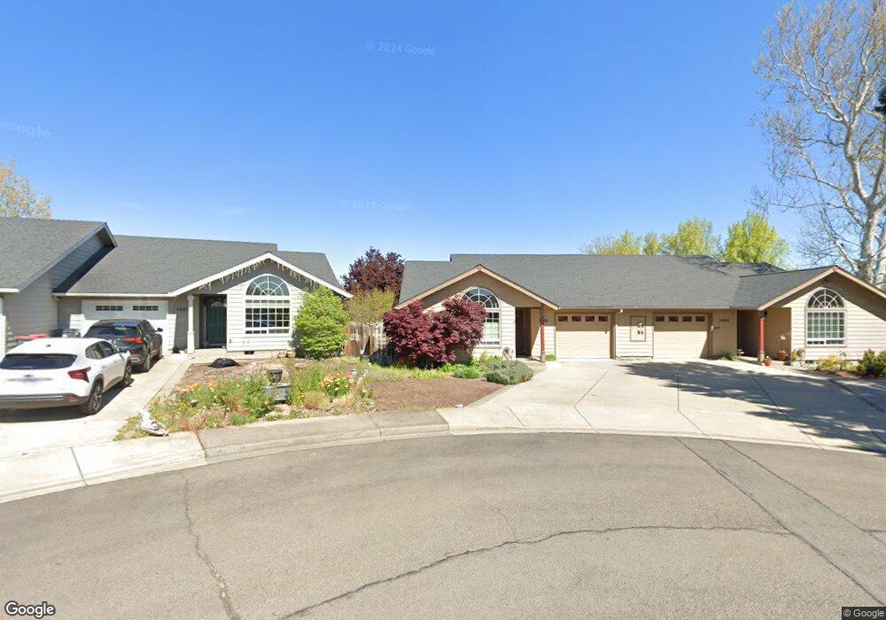 1085 Cherry St, Central Point, OR 97502 - photo 1