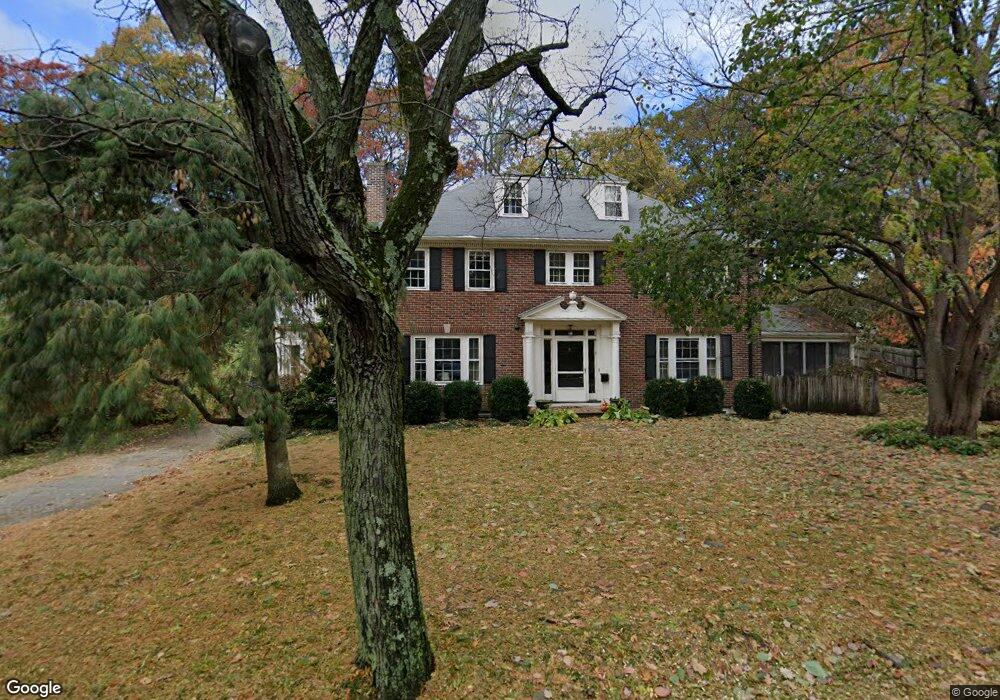 240 Middlesex Rd, Chestnut Hill, MA 02467 - photo 1