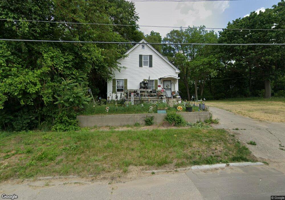 1717 Dakota Ave, Flint, MI 48506 - photo 1