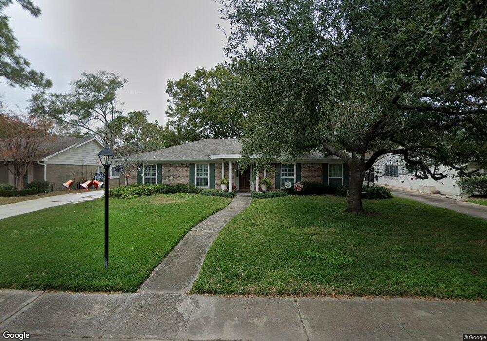 10046 Olympia Dr, Houston, TX 77042 - photo 1