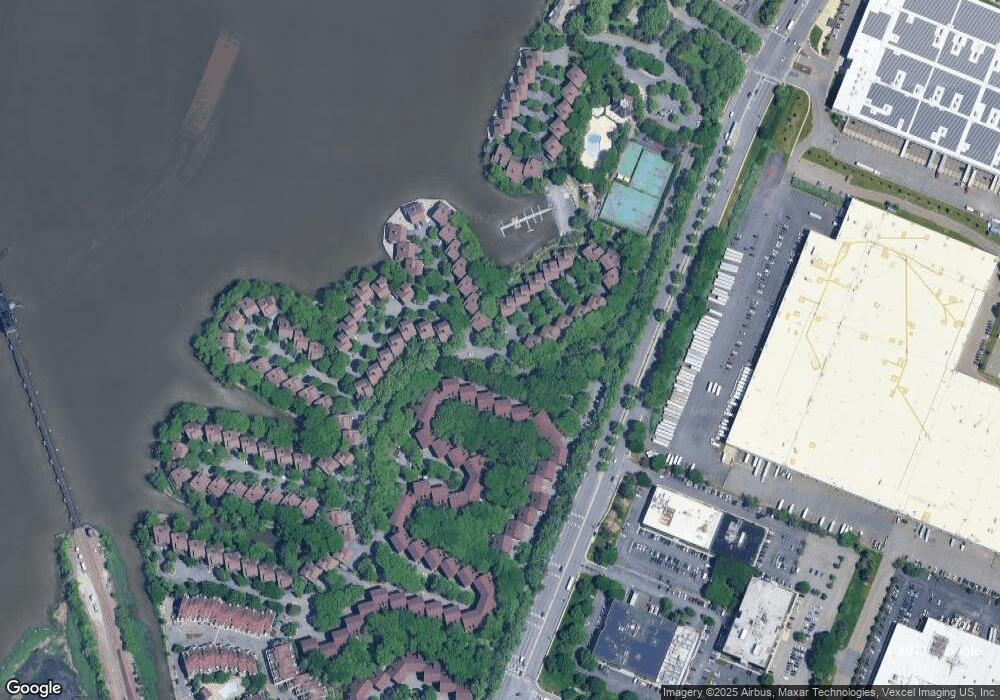 424 Egret Ln unit 424, Secaucus, NJ 07094 - photo 1