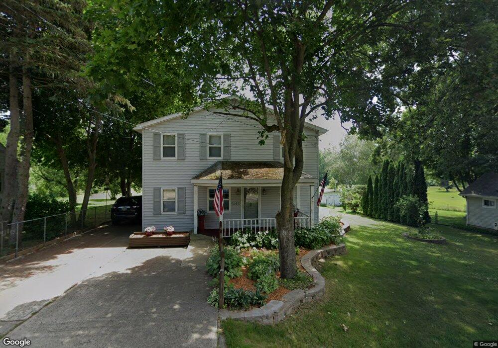 1069 Gilbert St, Flint, MI 48532 - photo 1