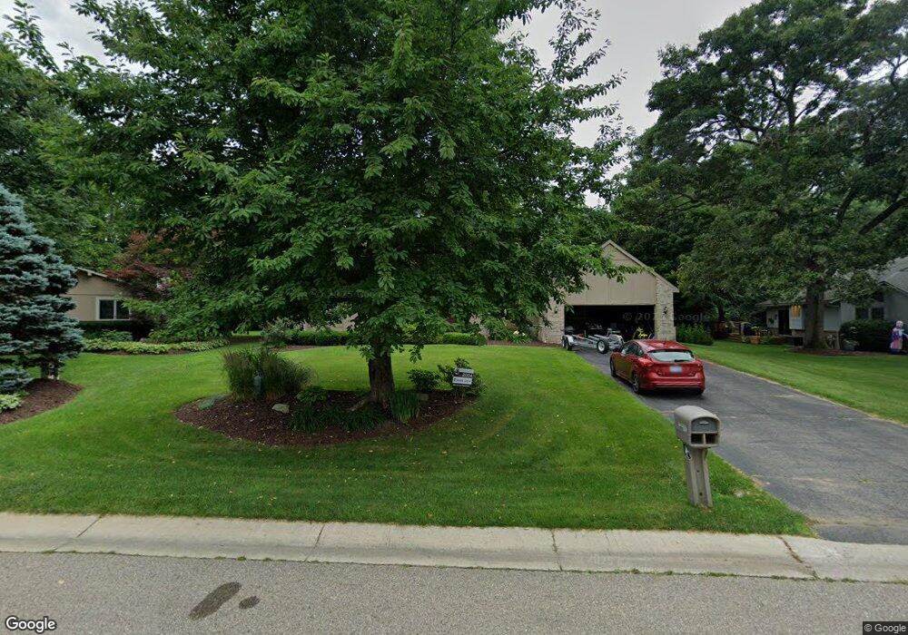 7067 Cedarbank Dr, West Bloomfield, MI 48324 - photo 1