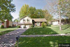 2933 Yellowstone Dr, Lawrence, KS 66047