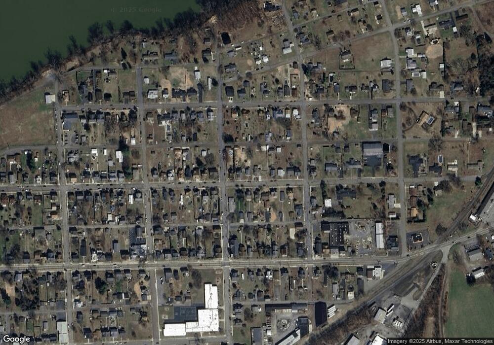 811 E 2nd St, Nescopeck, PA 18635 - photo 1