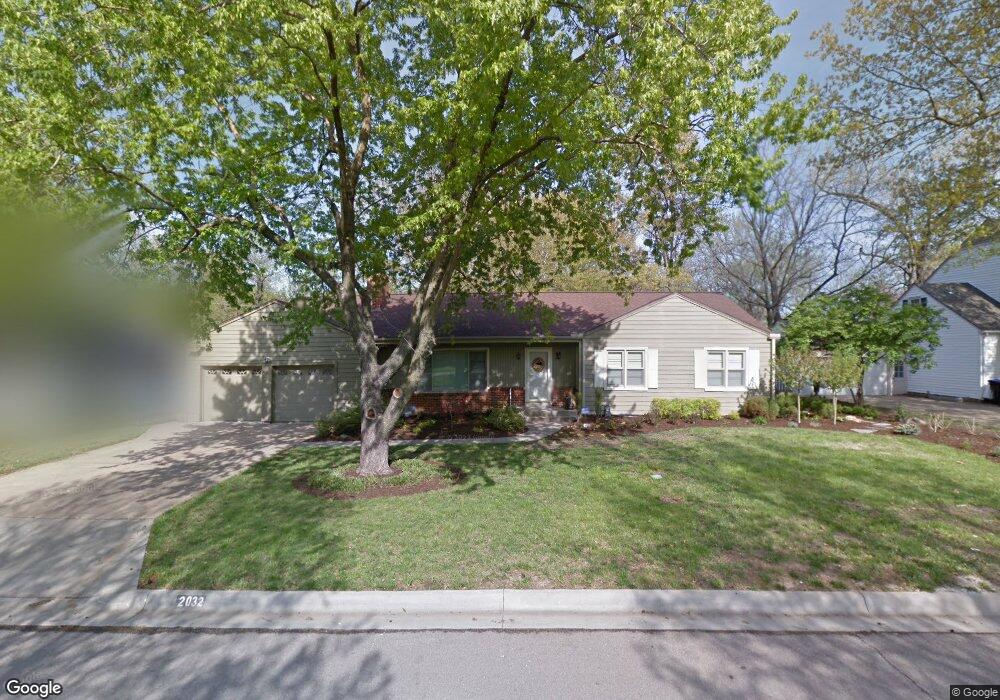 2032 SW Oakley Ave, Topeka, KS 66604 - photo 1