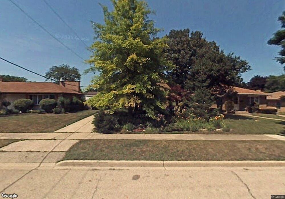 2108 W Cornelia Ave, Waukegan, IL 60085 - photo 1