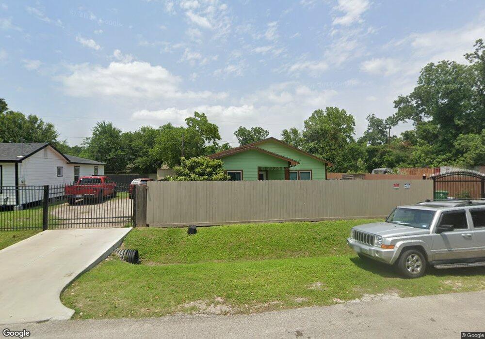 1086 Saint Clair St, Houston, TX 77088 - photo 1