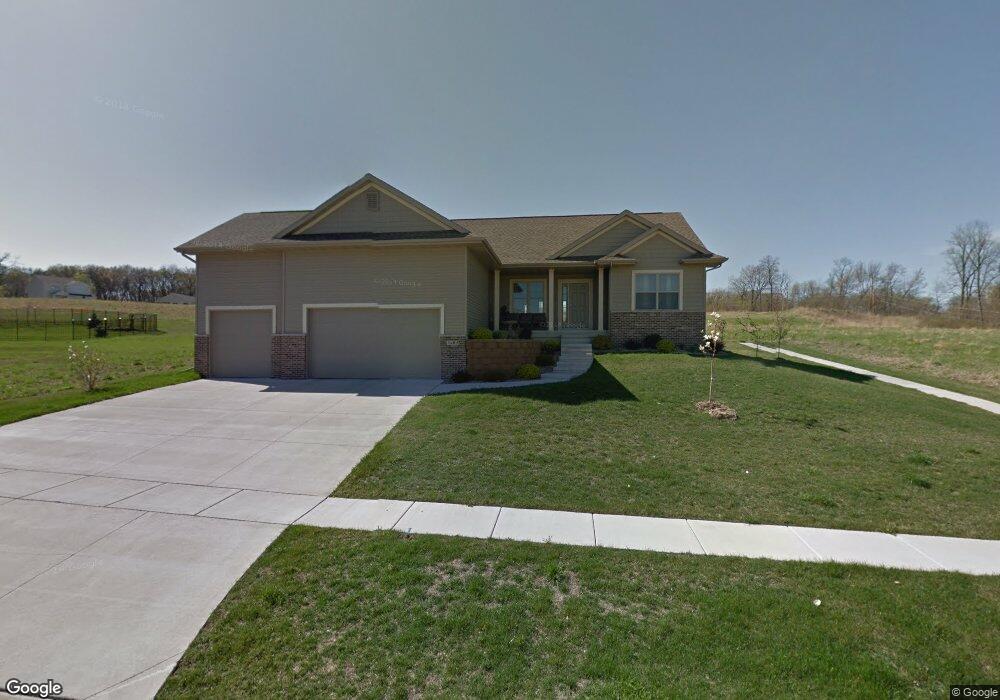 1605 Colony Ct SE, Cedar Rapids, IA 52403 - photo 1