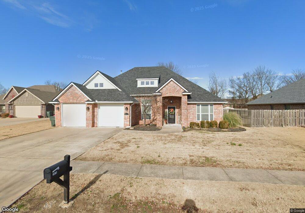 2876 W Vanike Dr, Fayetteville, AR 72704 - photo 1
