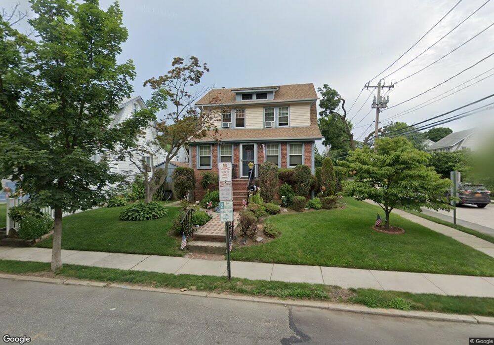 117 Wood St, Lynbrook, NY 11563 - photo 1