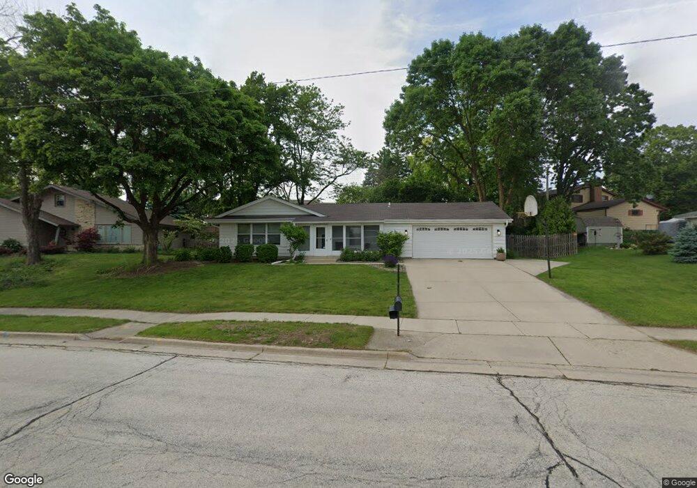 1856 Jeffery Ln, Waukesha, WI 53186 - photo 1