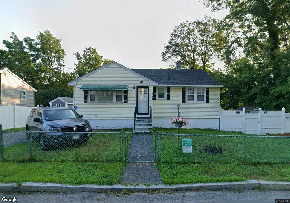 250 Stackpole St, Lowell, MA 01852 - photo 1