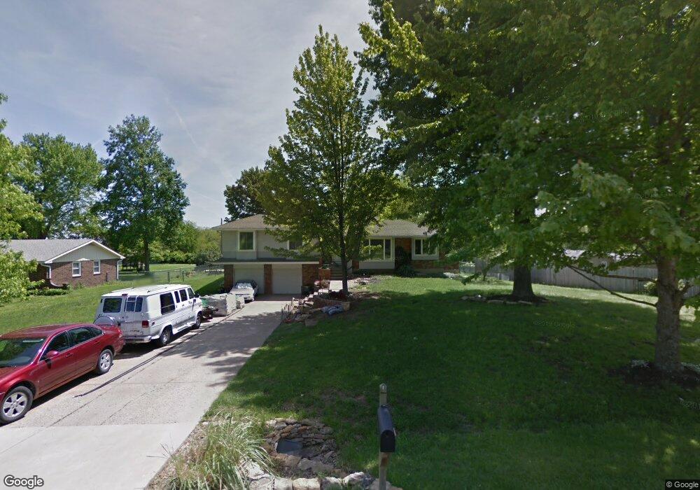 5304 Apache Ct, Shawnee, KS 66226 - photo 1