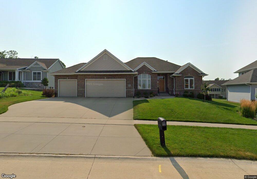 6121 Ushers Ridge Ct NE, Cedar Rapids, IA 52411 - photo 1