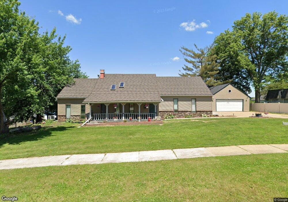 3106 Hogan Ave NW, Cedar Rapids, IA 52405 - photo 1