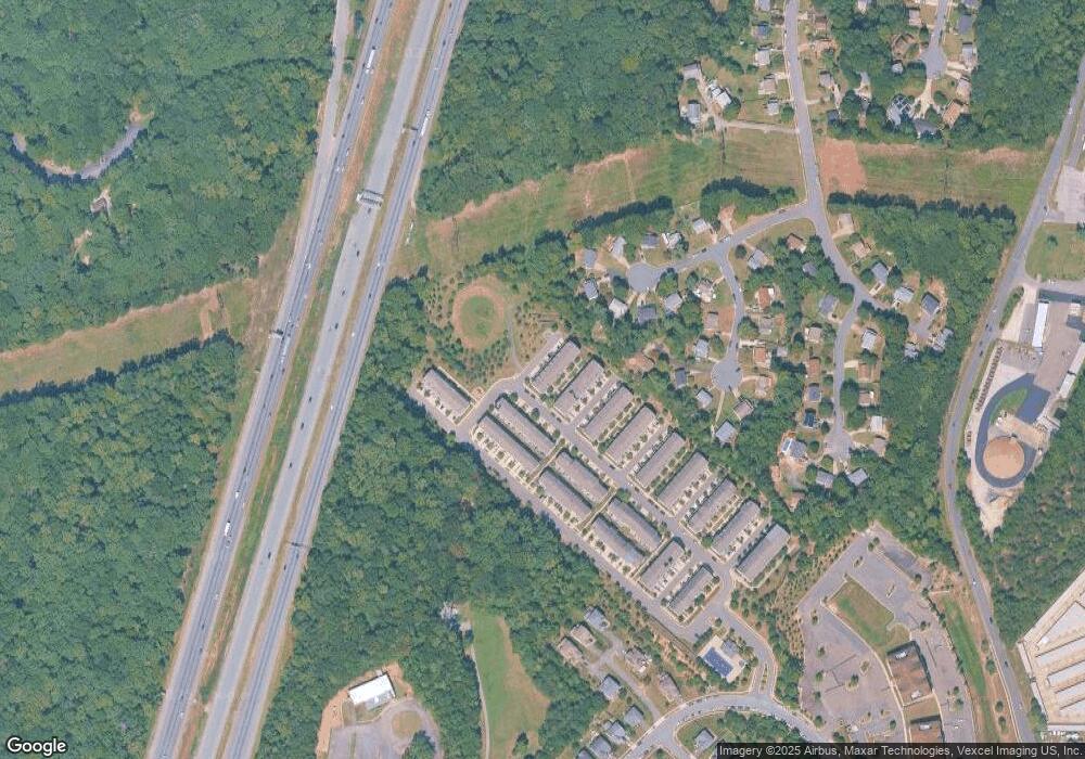 4540 Potomac Highlands Cir unit 93, Triangle, VA 22172 - photo 1