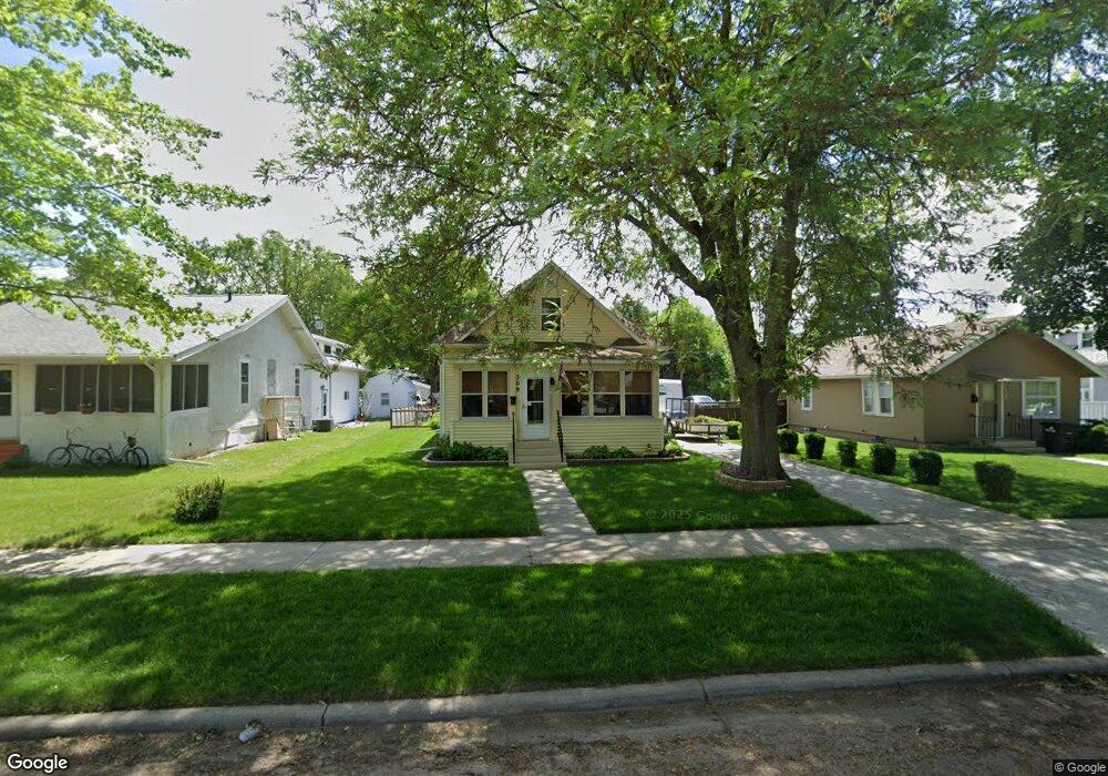 309 W 11th Ave, Mitchell, SD 57301 - photo 1