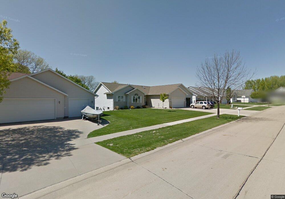 2622 31st St SW, Cedar Rapids, IA 52404 - photo 1