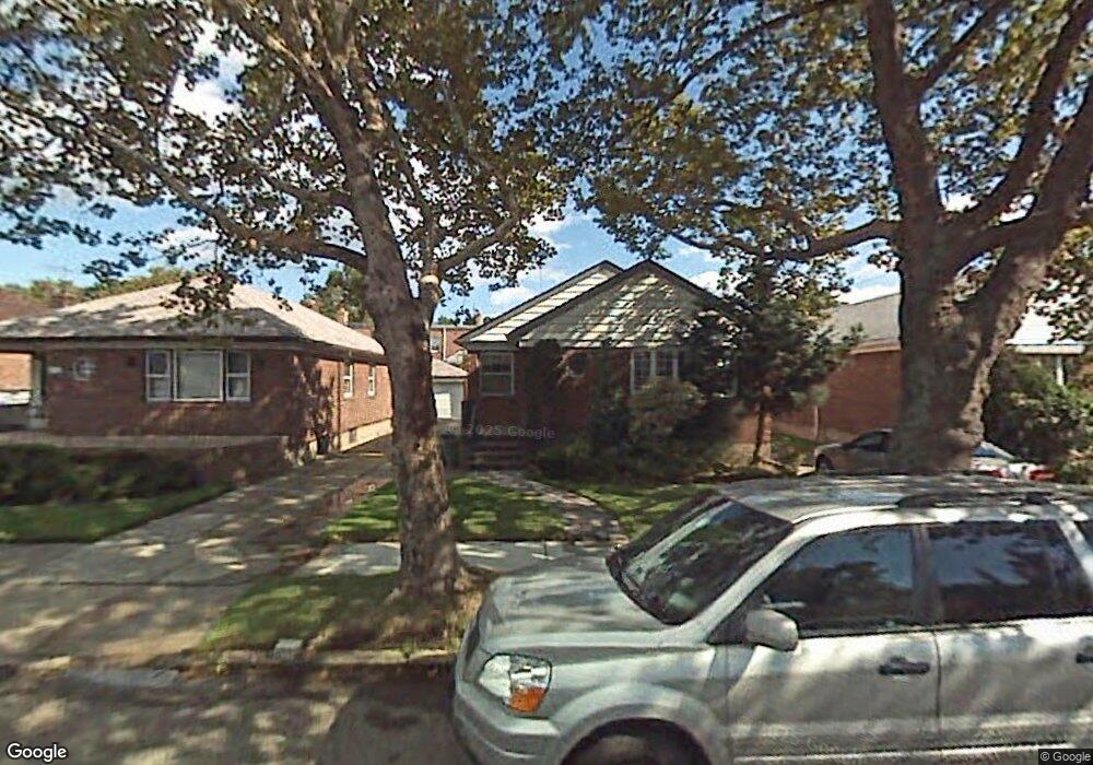 7343 172nd St, Fresh Meadows, NY 11366 - photo 1