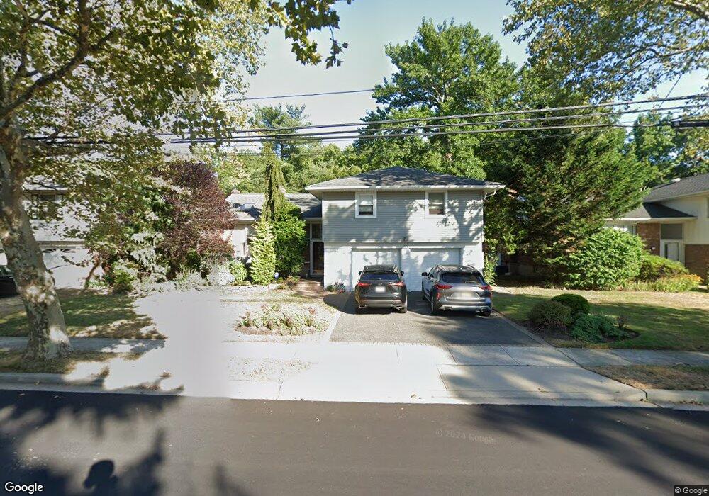 233 Hungry Harbor Rd, Valley Stream, NY 11581 - photo 1