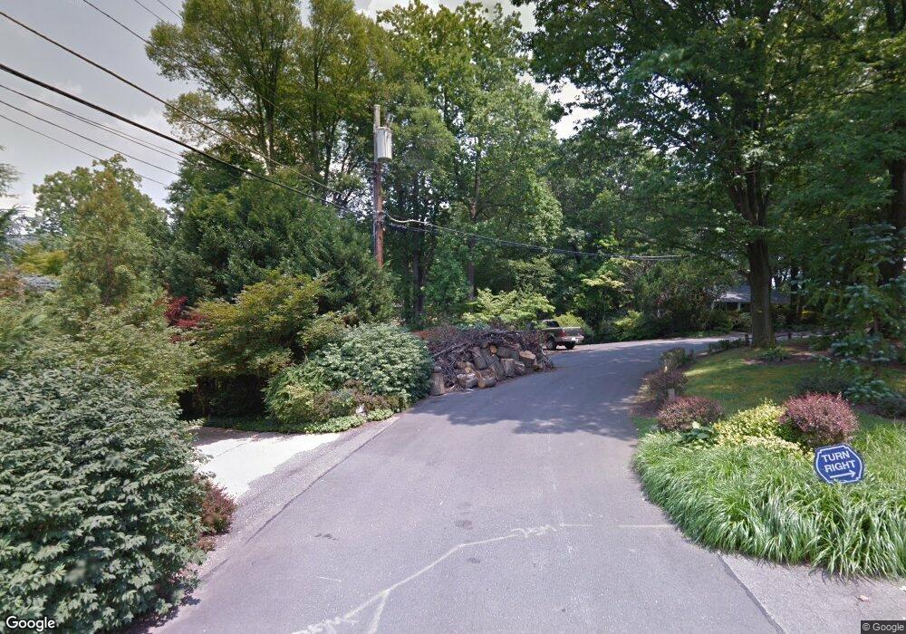 6200 Lakeview Dr, Falls Church, VA 22041 - photo 1