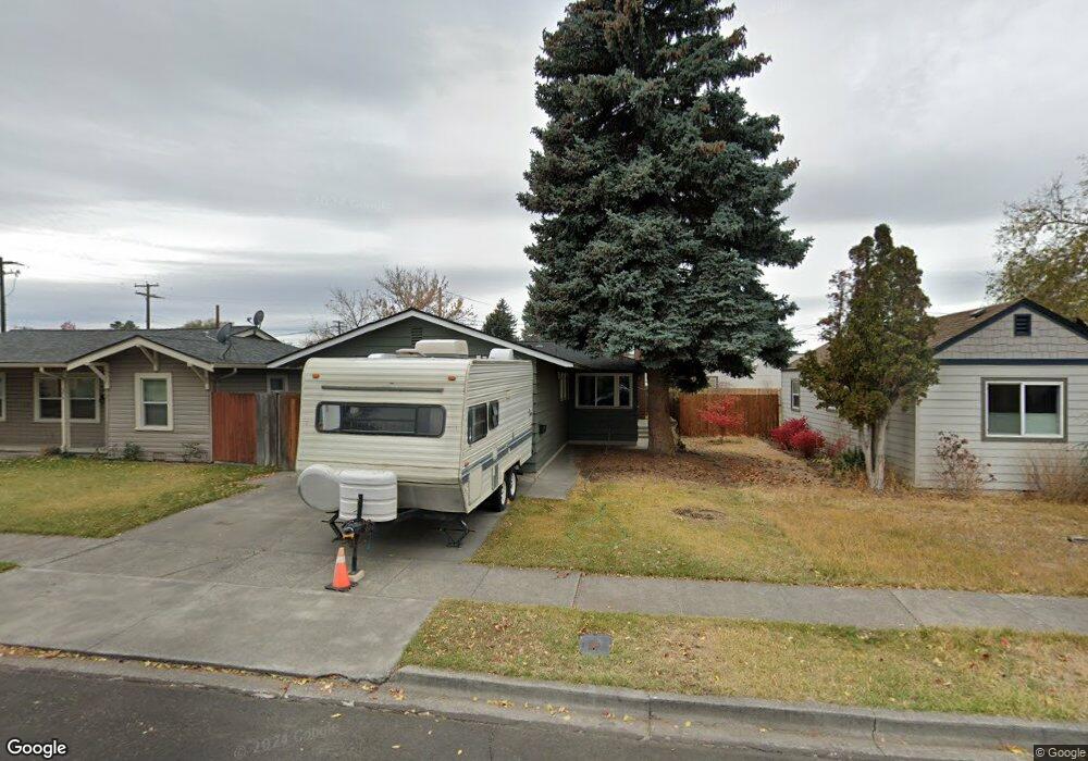 341 SW 10th St, Redmond, OR 97756 - photo 1