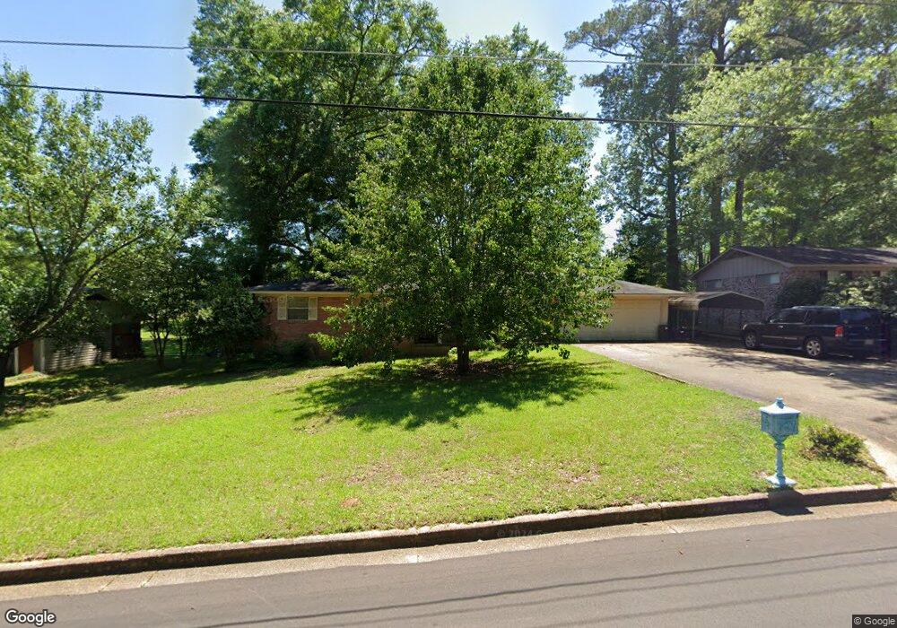 914 Oxford Dr, Laurel, MS 39440 - photo 1