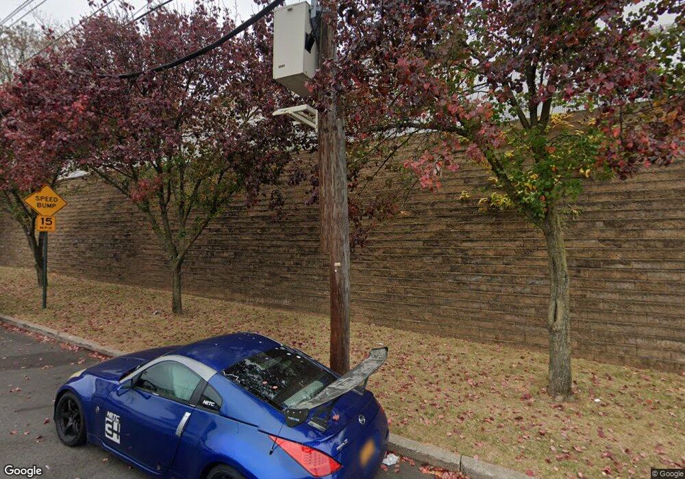 269 Skyline Dr, Staten Island, NY 10304 - photo 1