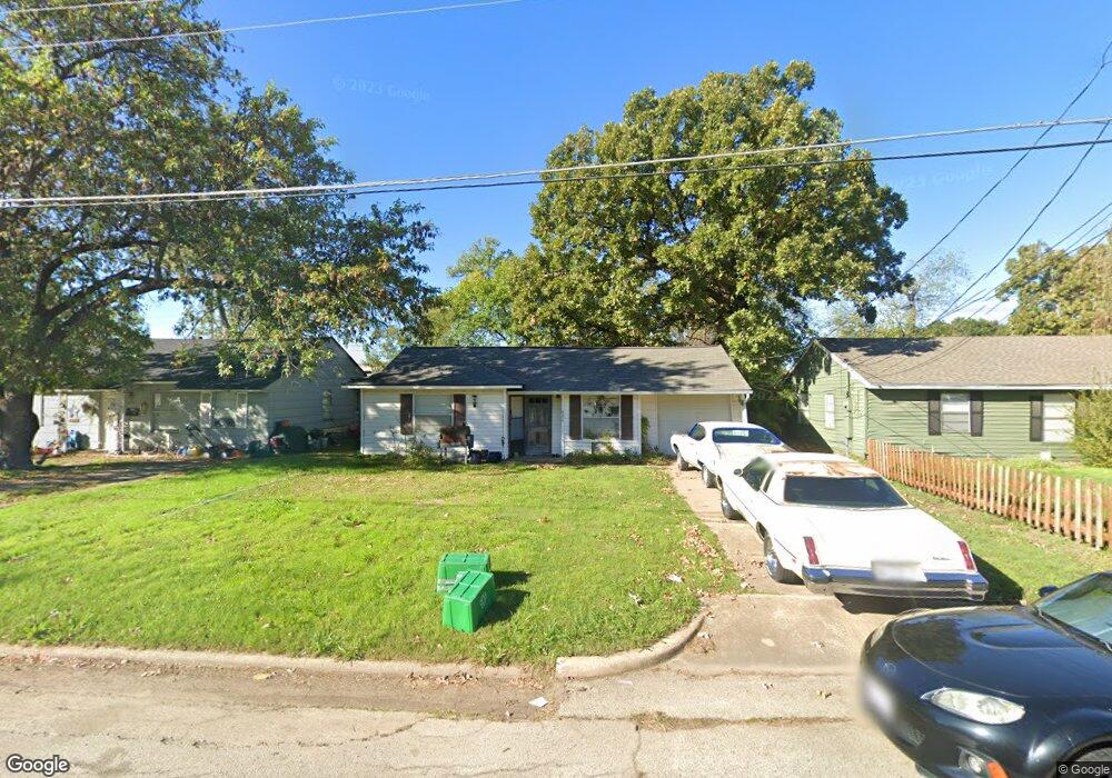 806 Shawnee Trace, Grand Prairie, TX 75051 - photo 1