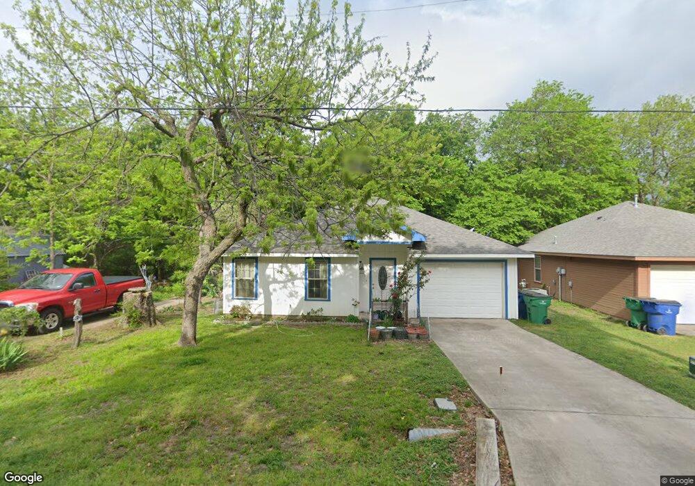 608 Thompson St, Pottsboro, TX 75076 - photo 1