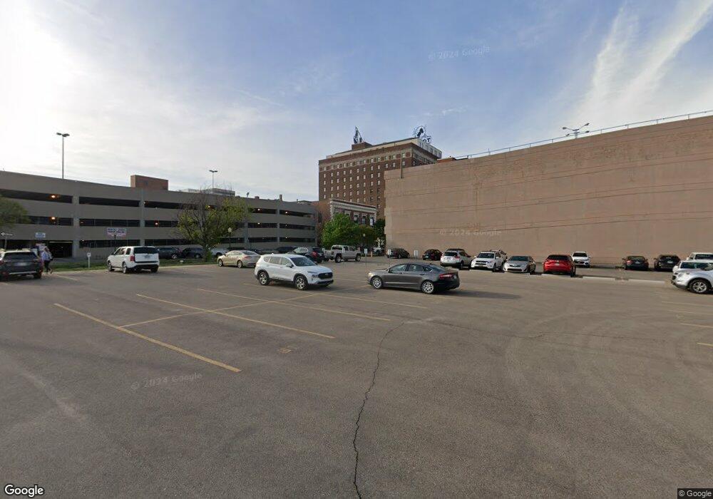 615 SW Jackson St, Topeka, KS 66603 - photo 1