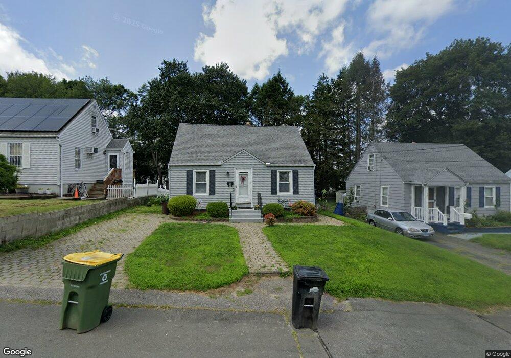 47 Macarthur Dr, Waterbury, CT 06704 - photo 1