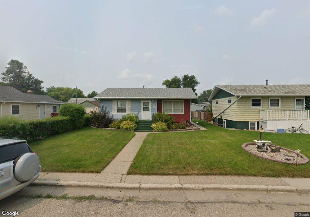 310 11th St NW, Jamestown, ND 58401 - photo 1