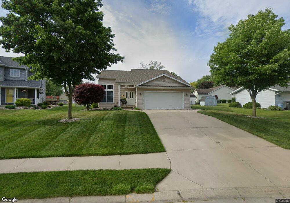 545 Mohawk Dr, Nappanee, IN 46550 - photo 1