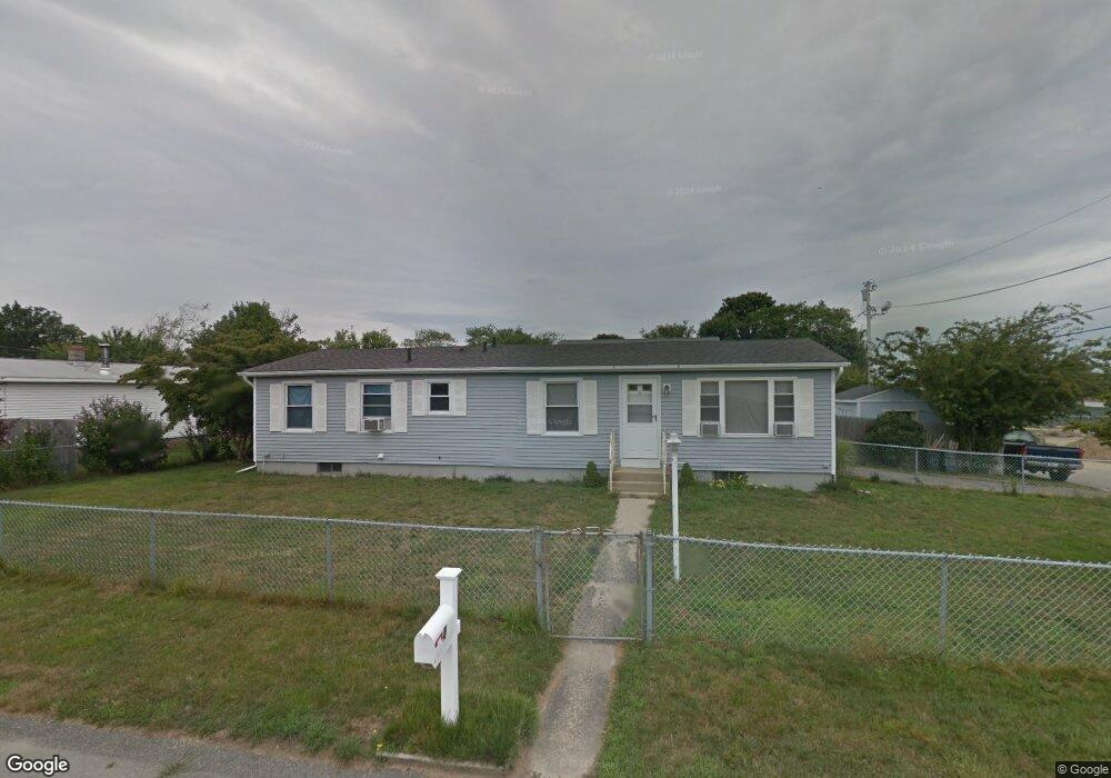 5 Massachusetts Ave, Middletown, RI 02842 - photo 1