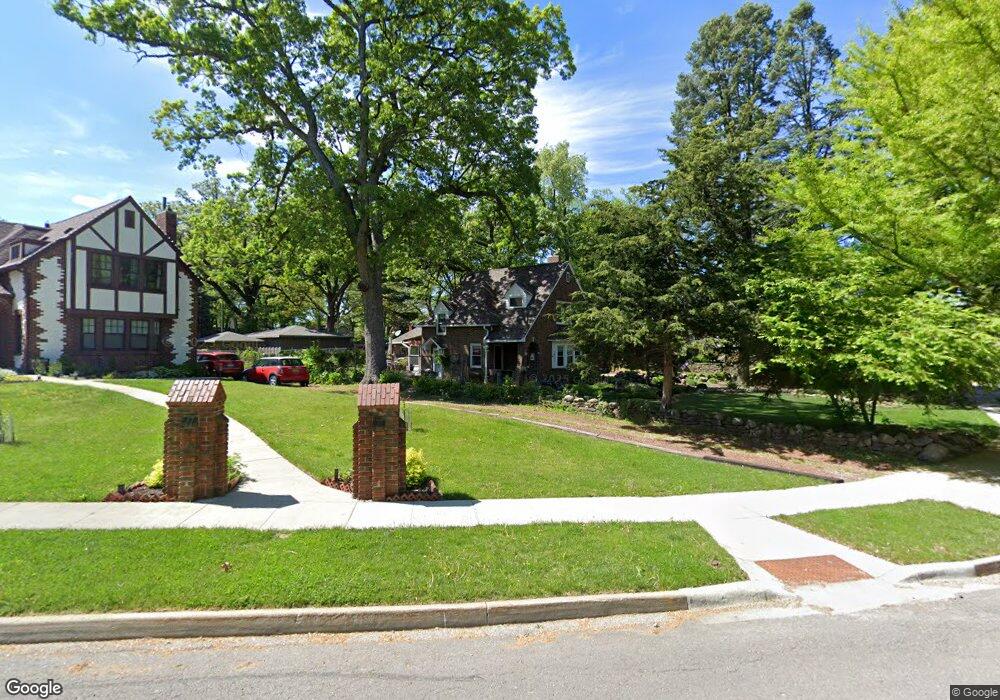 2624 40th St, Des Moines, IA 50310 - photo 1