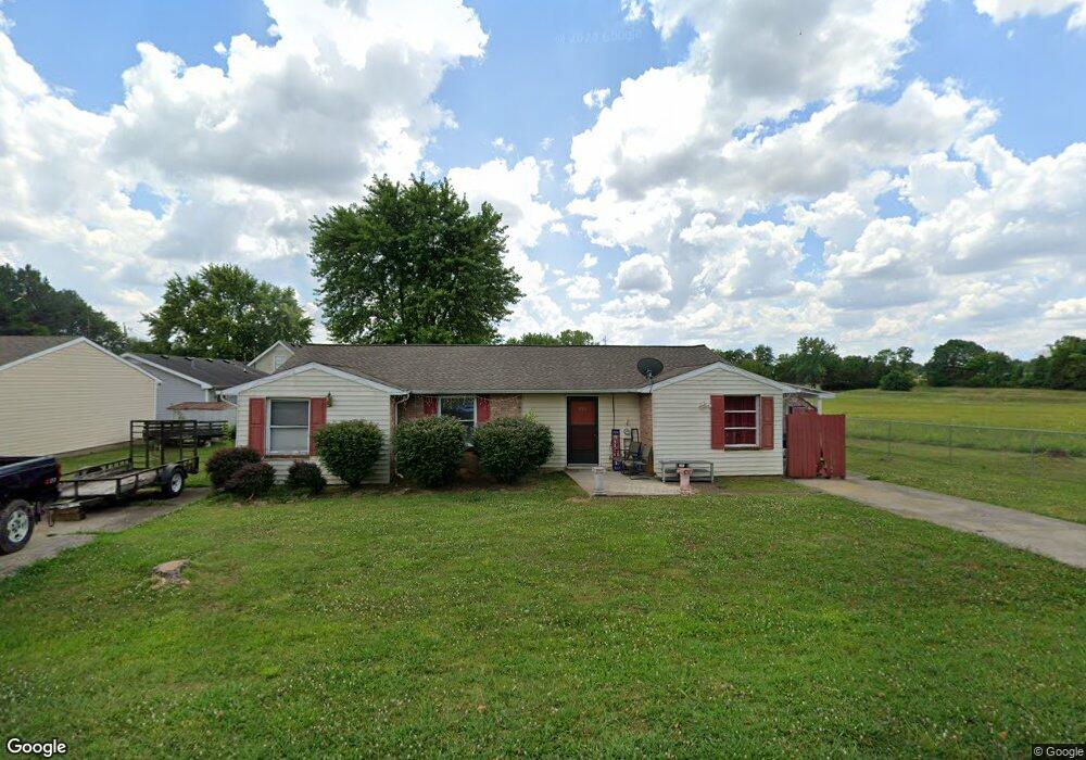 102 Commonwealth Dr, Hopkinsville, KY 42240 - photo 1