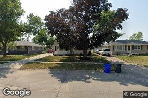 412 31st St NW, Cedar Rapids, IA 52405