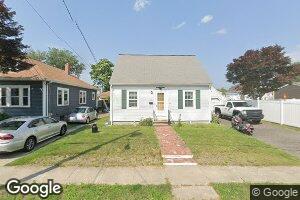 17 Lockmere Rd, Cranston, RI 02910