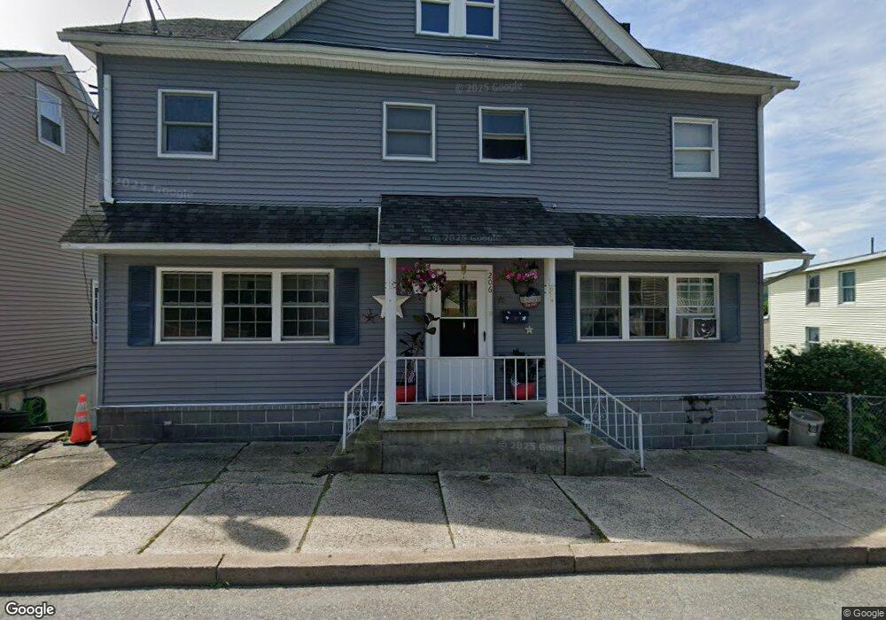 204 Brown St unit 206, Tamaqua, PA 18252 - photo 1